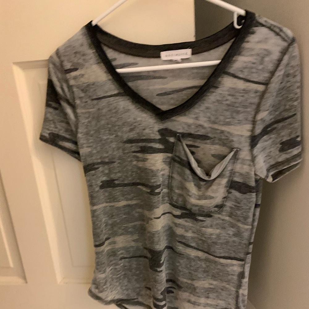 Socialite Camo T-shirt✨